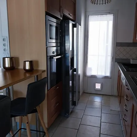 Lejlighed 4 Pieces Avec Vue Et Stationnement Prive A