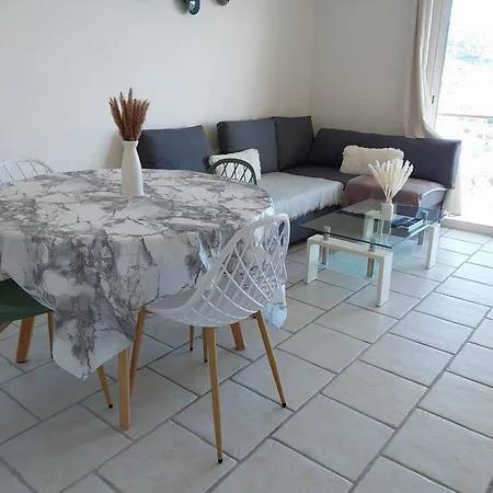 Apartment 4 Pieces Avec Vue Et Stationnement Prive A