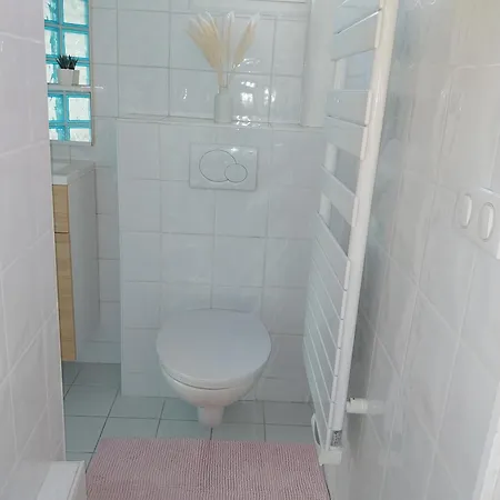 4 Pieces Avec Vue Et Stationnement Prive A Nizza