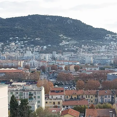 4 Pieces Avec Vue Et Stationnement Prive A شقة *