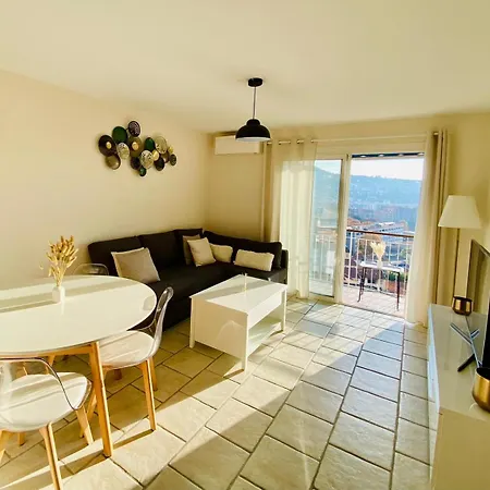 4 Pieces Avec Vue Et Stationnement Prive A * Nice